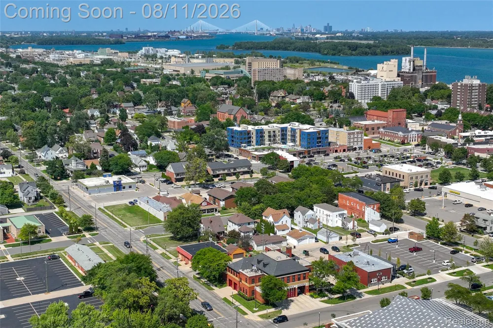 346 Sycamore Street Wyandotte City, MI 48192
