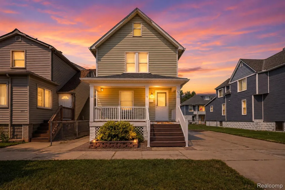 346 Sycamore Street Wyandotte City, MI 48192