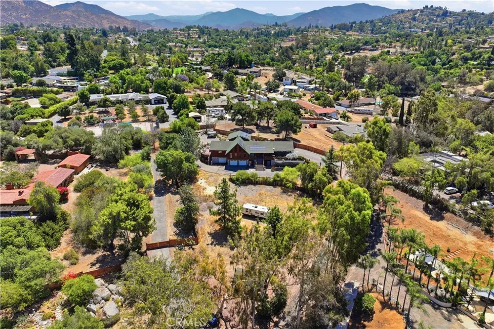 525 Calle Encanto El Cajon, CA 92019