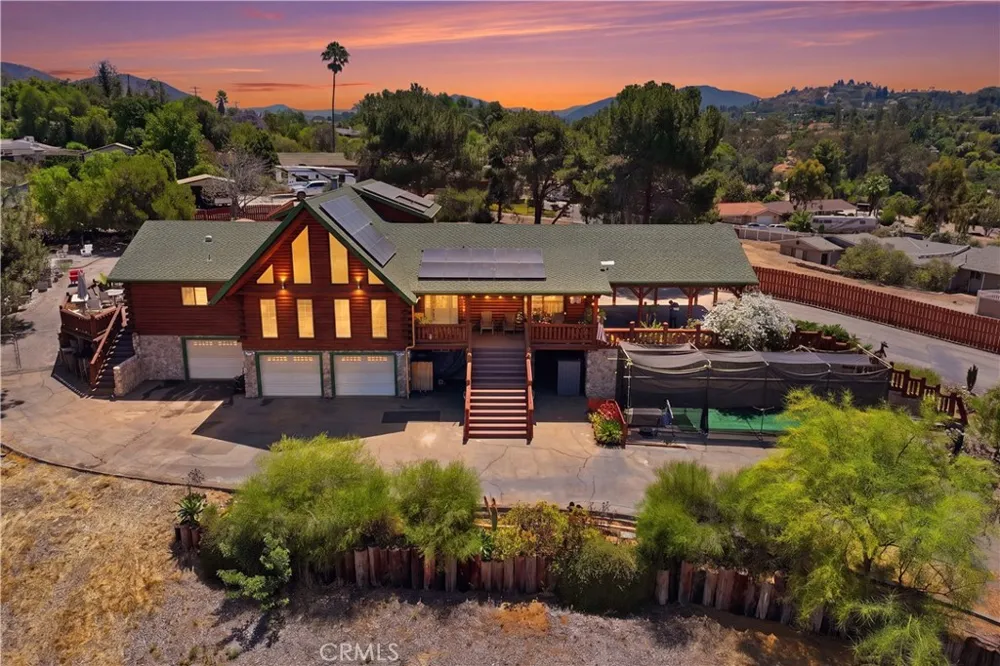 525 Calle Encanto El Cajon, CA 92019