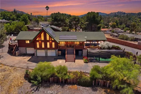 525 Calle Encanto