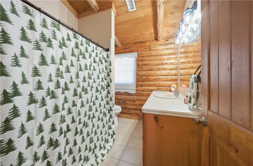 525 Calle Encanto El Cajon, CA 92019