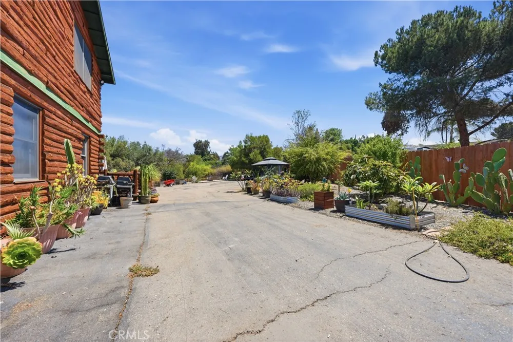 525 Calle Encanto El Cajon, CA 92019