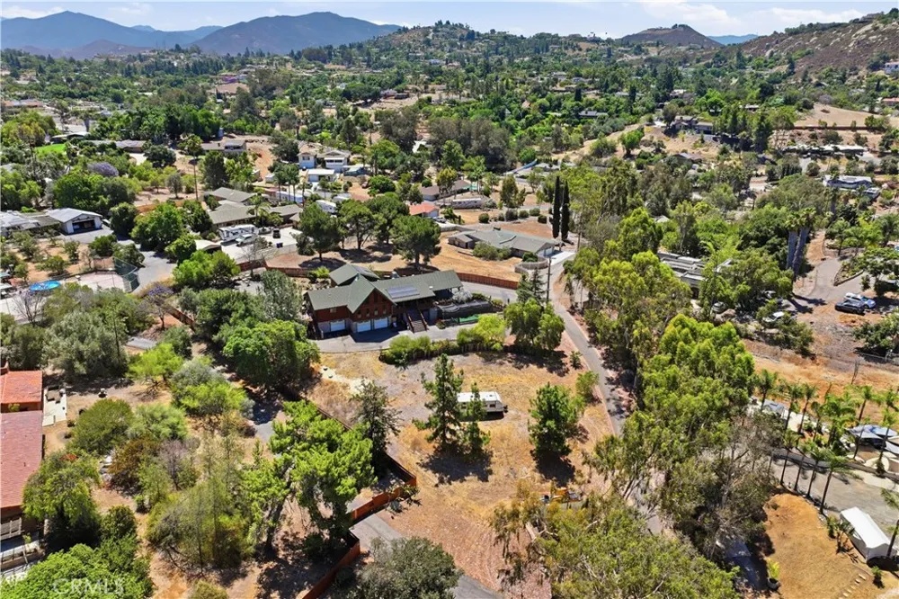 525 Calle Encanto El Cajon, CA 92019