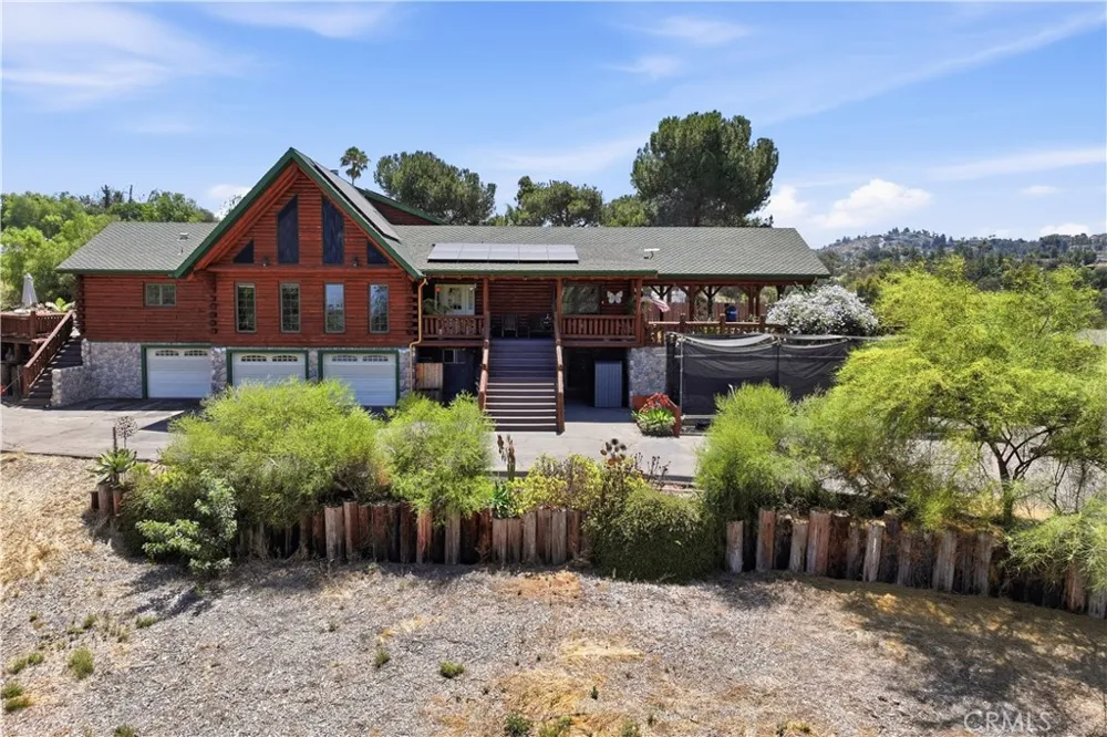 525 Calle Encanto El Cajon, CA 92019
