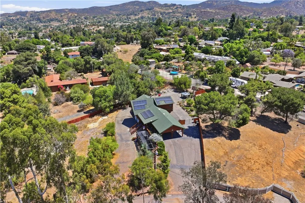 525 Calle Encanto El Cajon, CA 92019