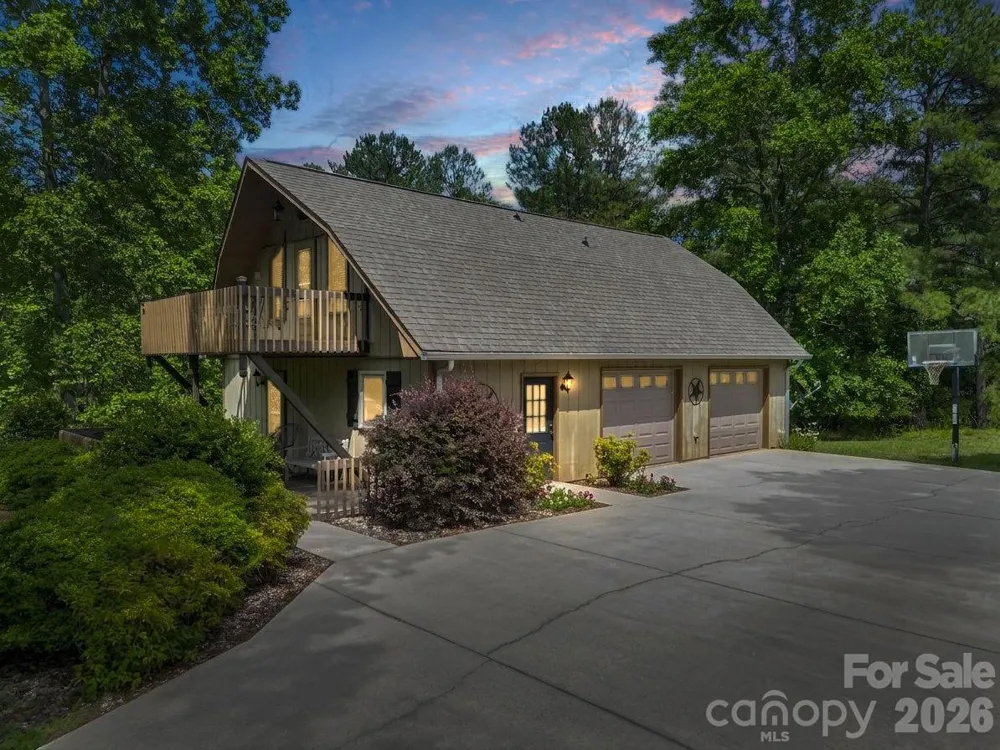 90 Mcentire Road Tryon, NC 28782