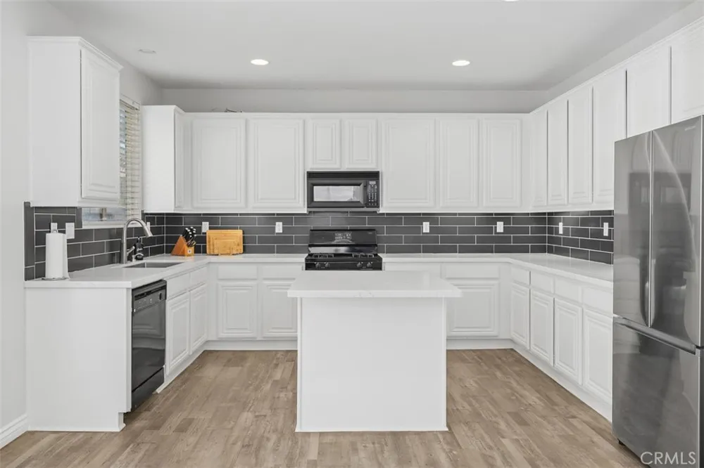 34596 Sourwood Winchester, CA 92596