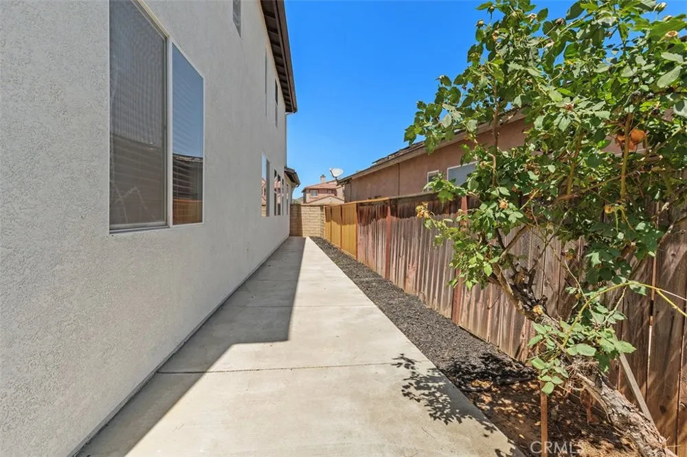 34596 Sourwood Winchester, CA 92596