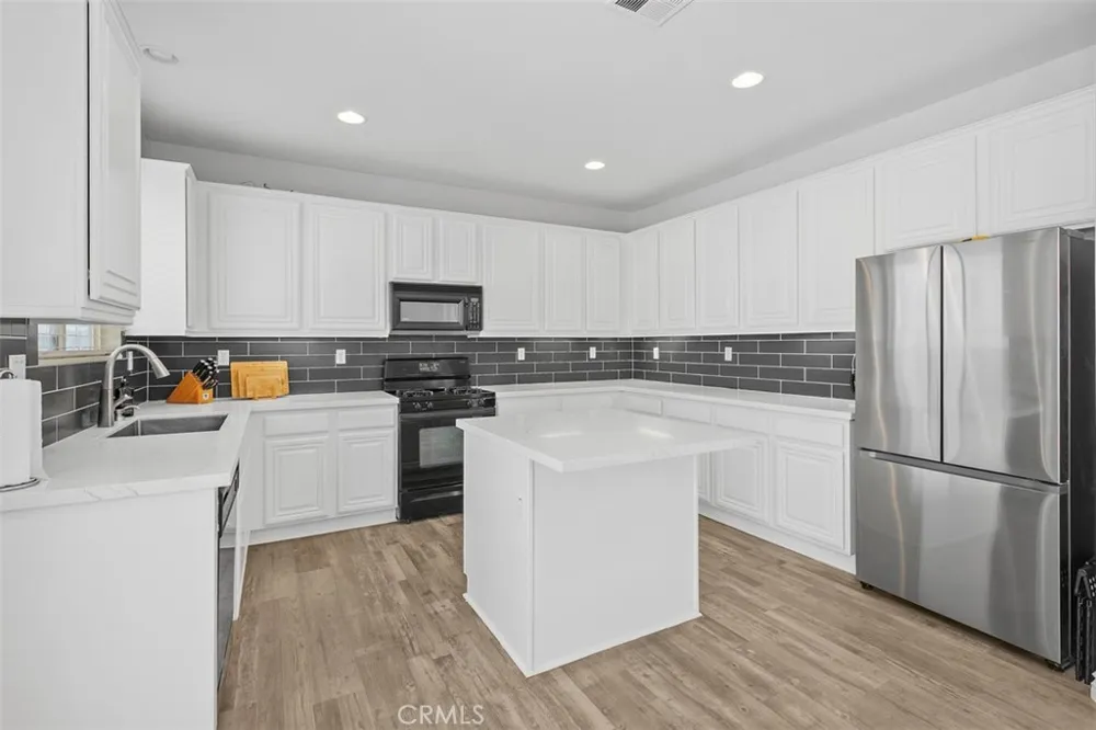 34596 Sourwood Winchester, CA 92596