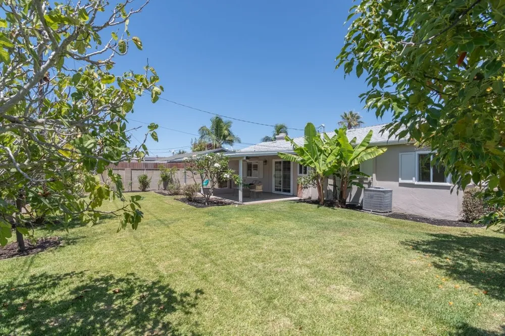 6072 Chinook Ave. Westminster, CA 92683