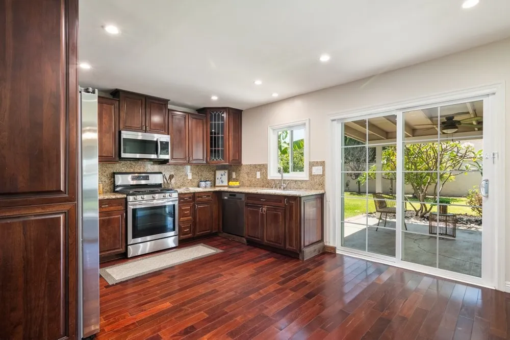6072 Chinook Ave. Westminster, CA 92683