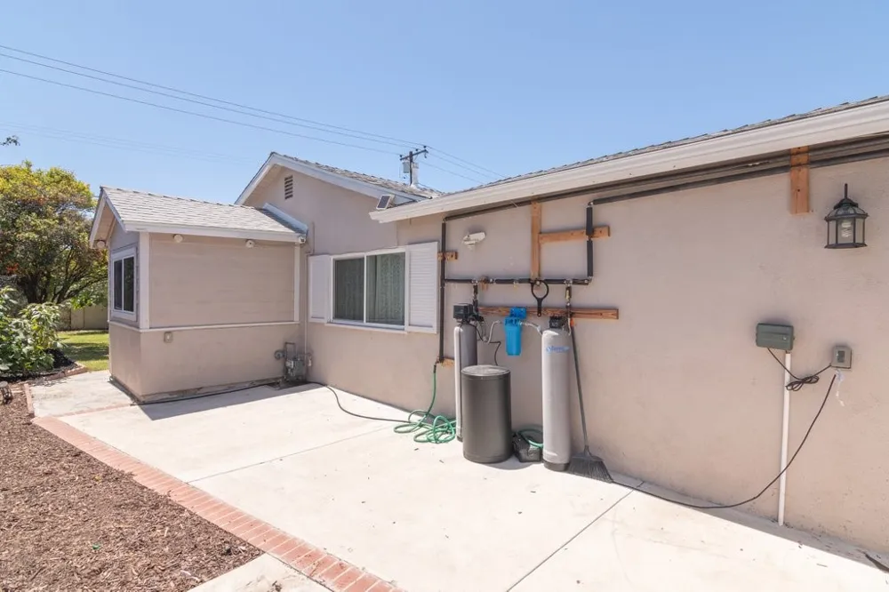 6072 Chinook Ave. Westminster, CA 92683
