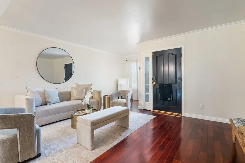 6072 Chinook Ave. Westminster, CA 92683