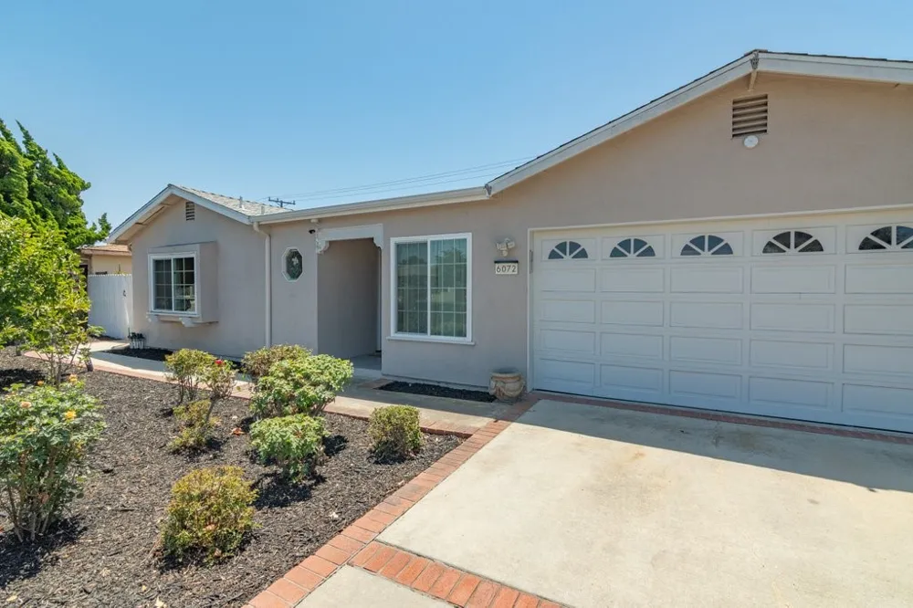 6072 Chinook Ave. Westminster, CA 92683