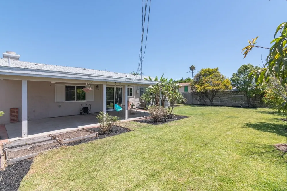 6072 Chinook Ave. Westminster, CA 92683