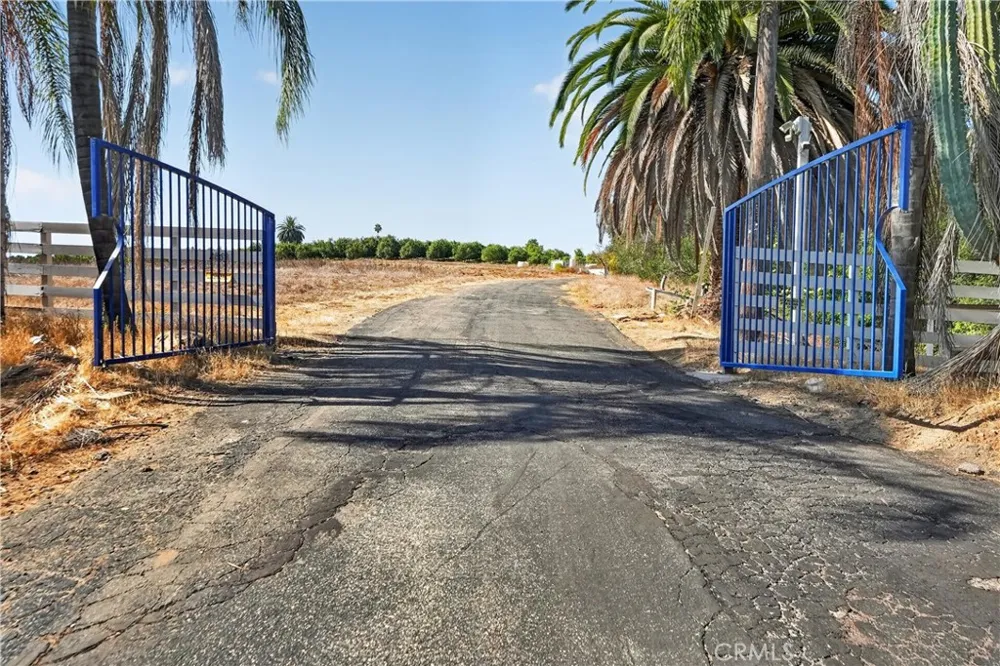 2864 Live Oak Park Fallbrook, CA 92028