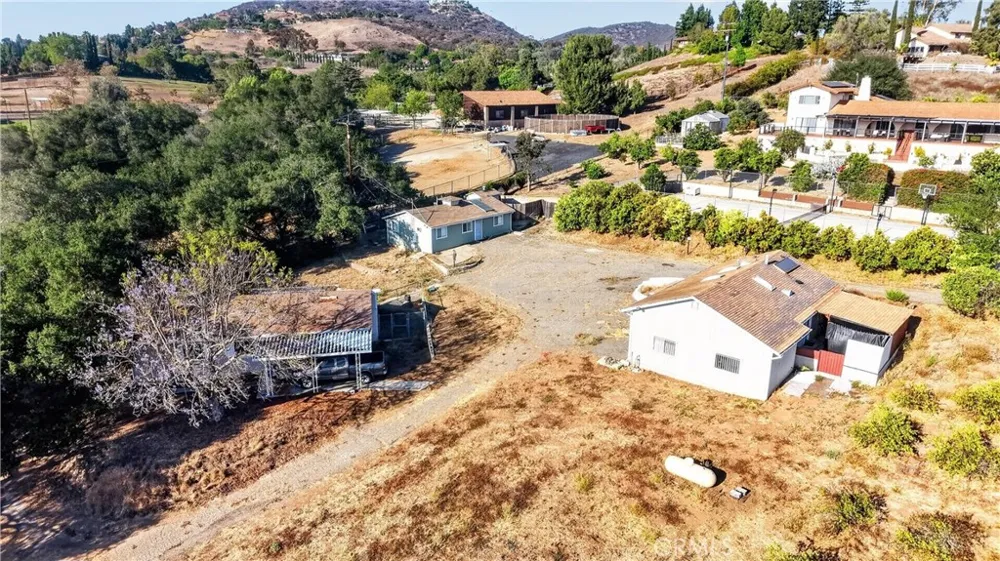 2864 Live Oak Park Fallbrook, CA 92028