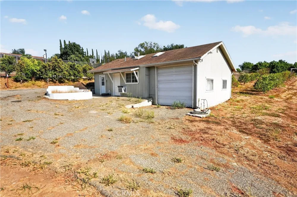2864 Live Oak Park Fallbrook, CA 92028