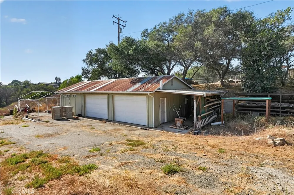 2864 Live Oak Park Fallbrook, CA 92028