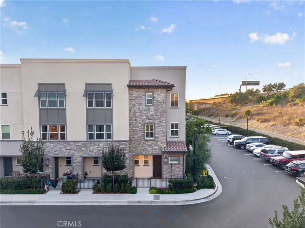 169 Hideaway loop Mission Viejo, CA 92692