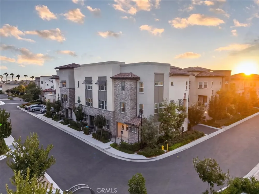 169 Hideaway loop Mission Viejo, CA 92692