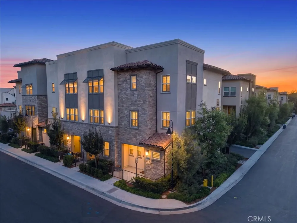 169 Hideaway loop Mission Viejo, CA 92692