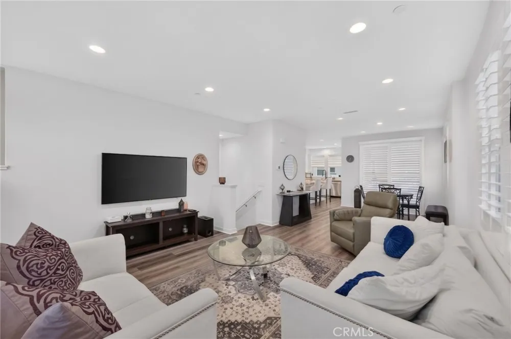 169 Hideaway loop Mission Viejo, CA 92692