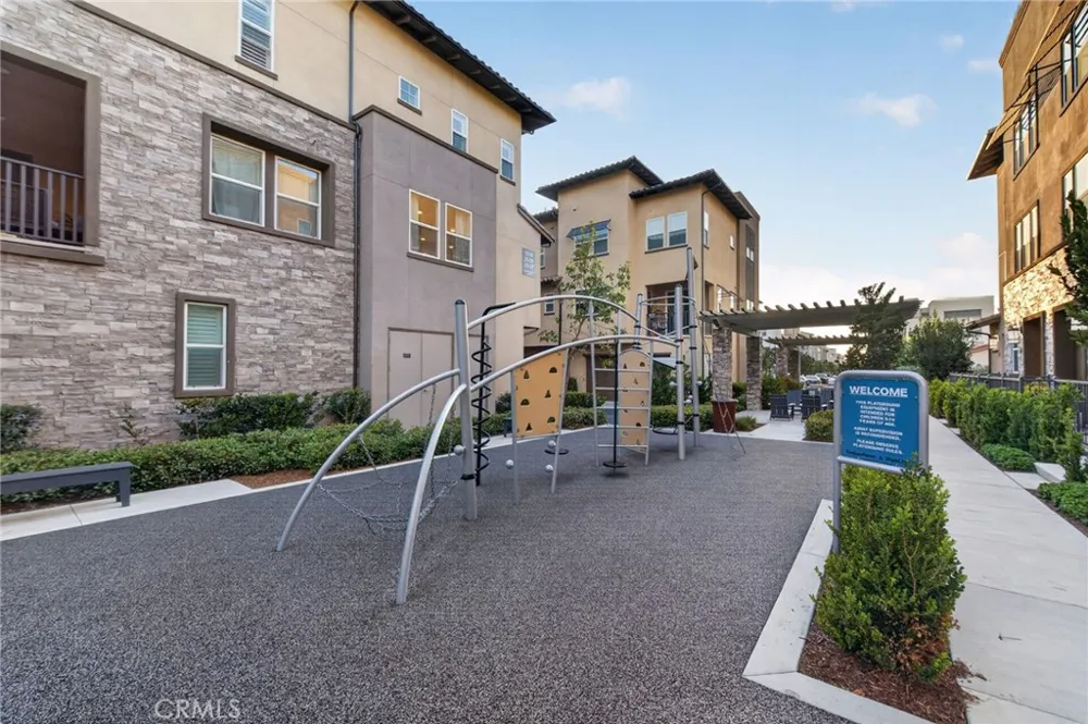 169 Hideaway loop Mission Viejo, CA 92692