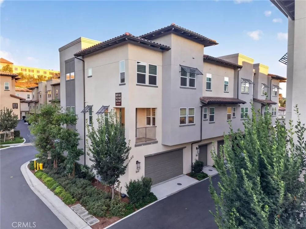 169 Hideaway loop Mission Viejo, CA 92692