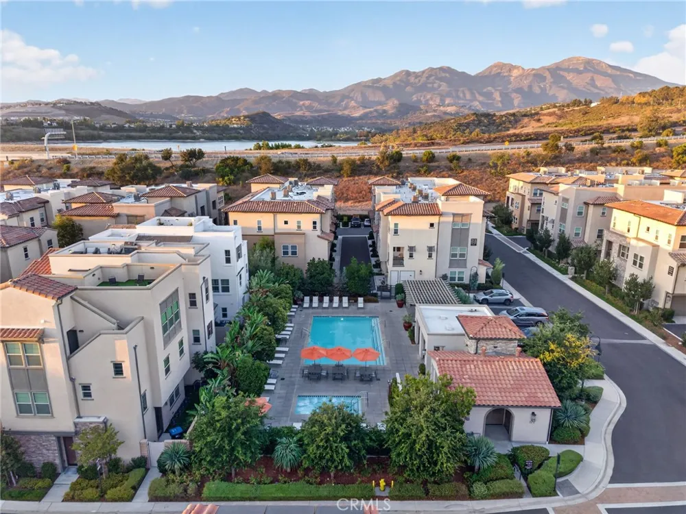 169 Hideaway loop Mission Viejo, CA 92692