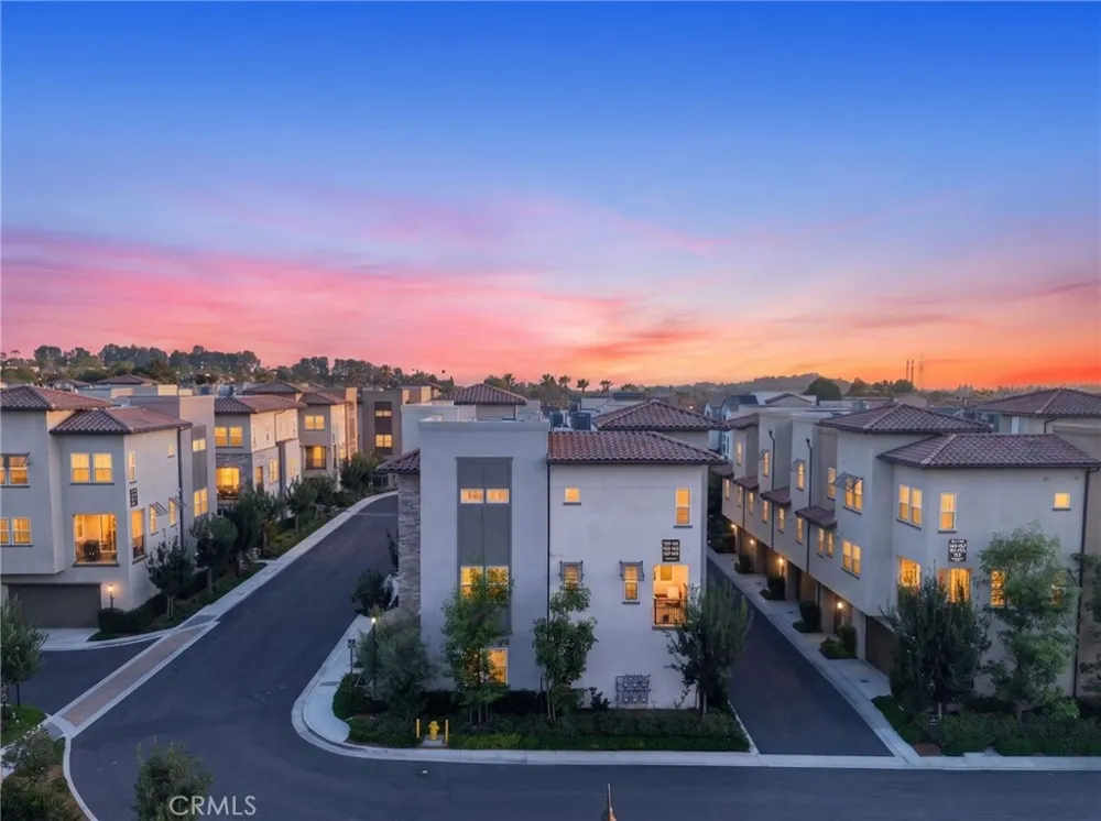 169 Hideaway loop Mission Viejo, CA 92692