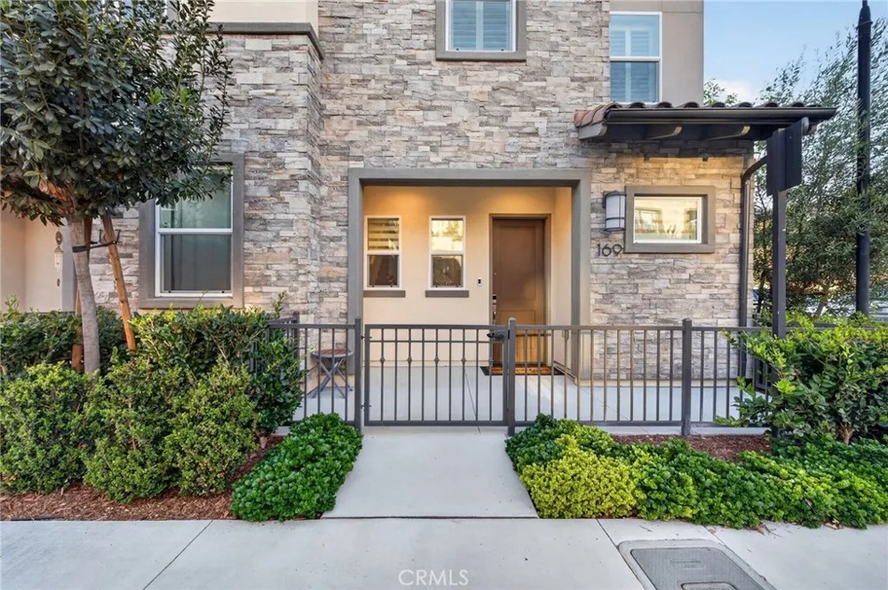 169 Hideaway loop Mission Viejo, CA 92692