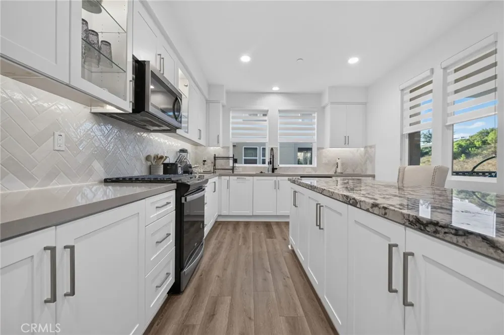 169 Hideaway loop Mission Viejo, CA 92692