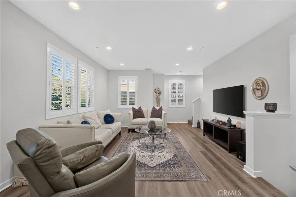 169 Hideaway loop Mission Viejo, CA 92692