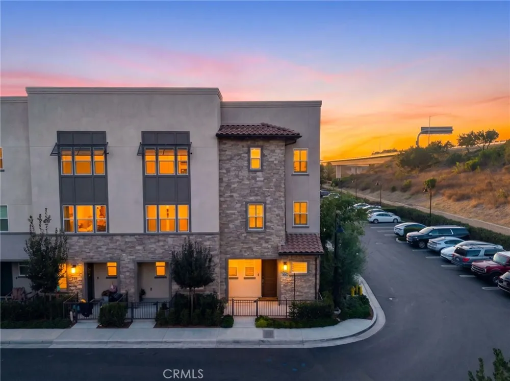169 Hideaway loop Mission Viejo, CA 92692