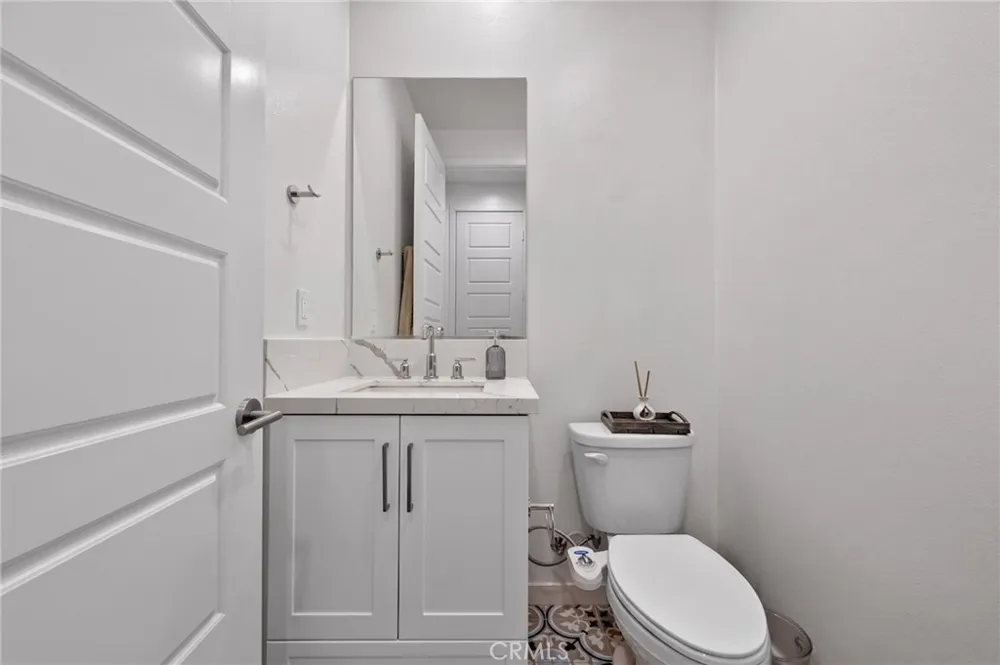 169 Hideaway loop Mission Viejo, CA 92692