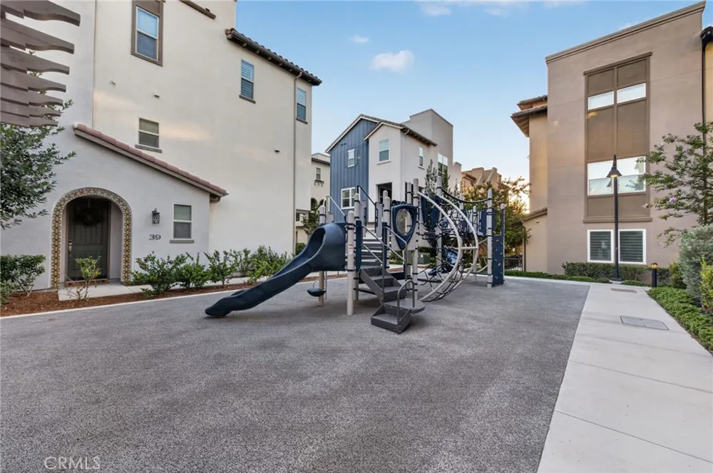 169 Hideaway loop Mission Viejo, CA 92692
