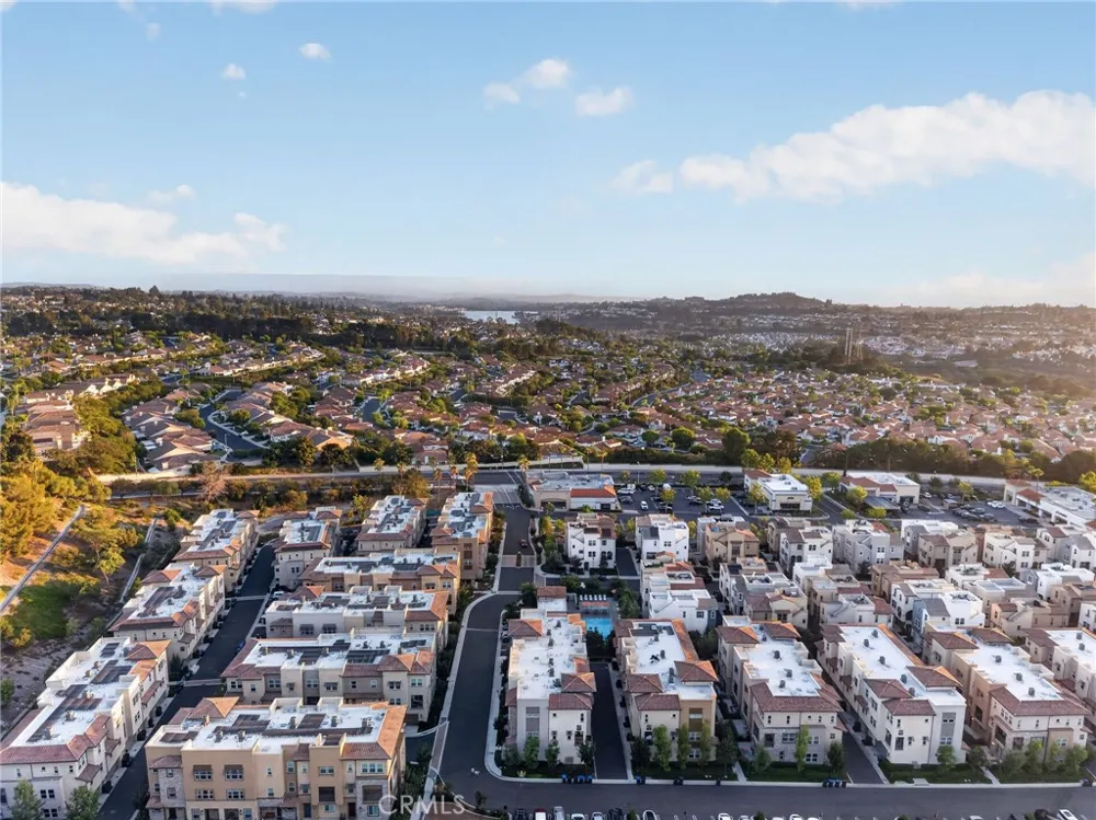 169 Hideaway loop Mission Viejo, CA 92692