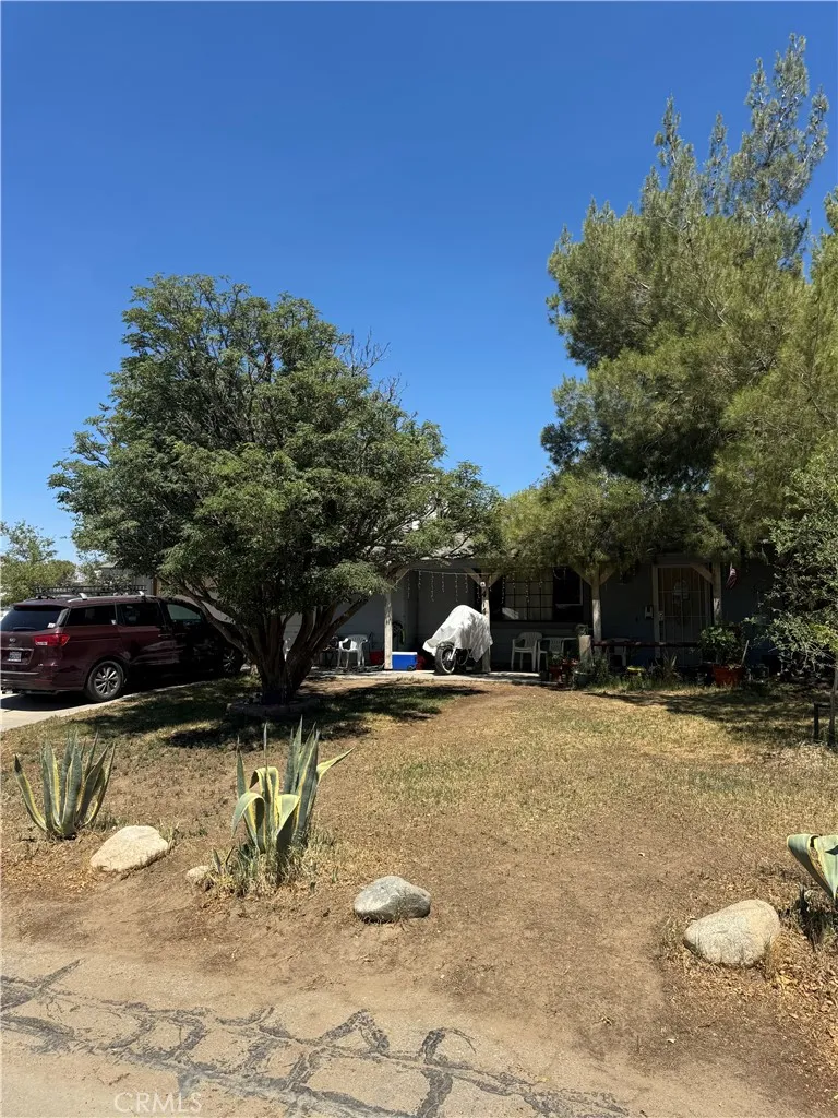 41434 E 156th E Lake Los Angeles, CA 93535