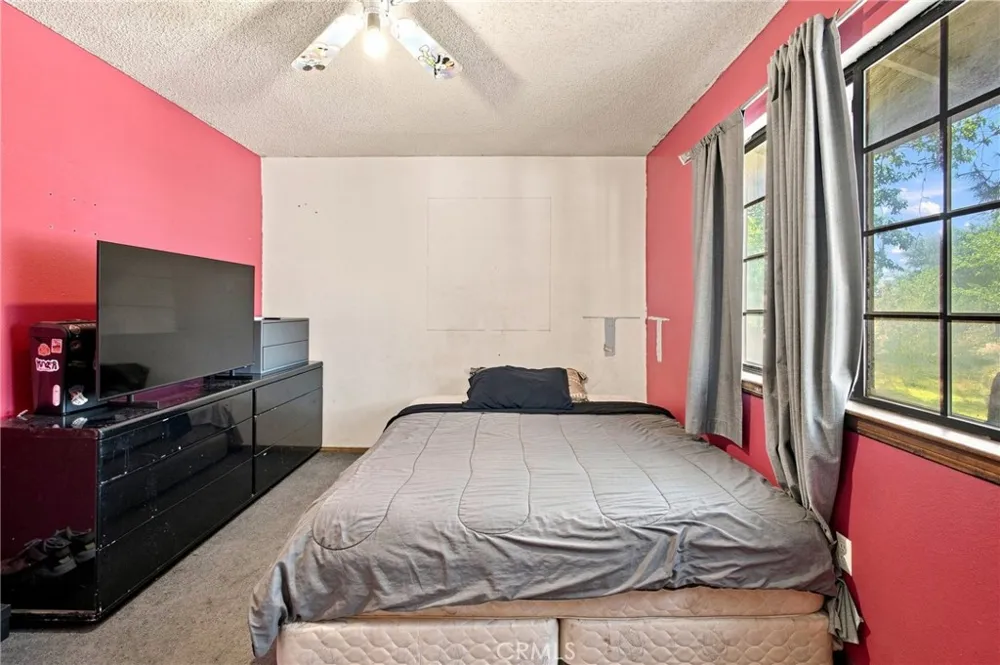 41434 E 156th E Lake Los Angeles, CA 93535