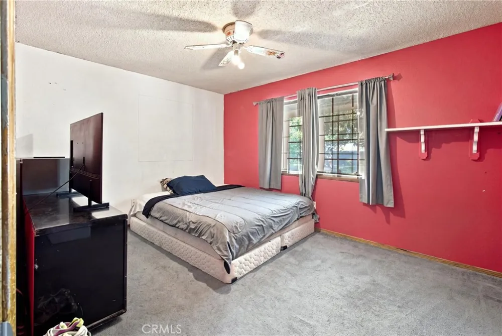 41434 E 156th E Lake Los Angeles, CA 93535