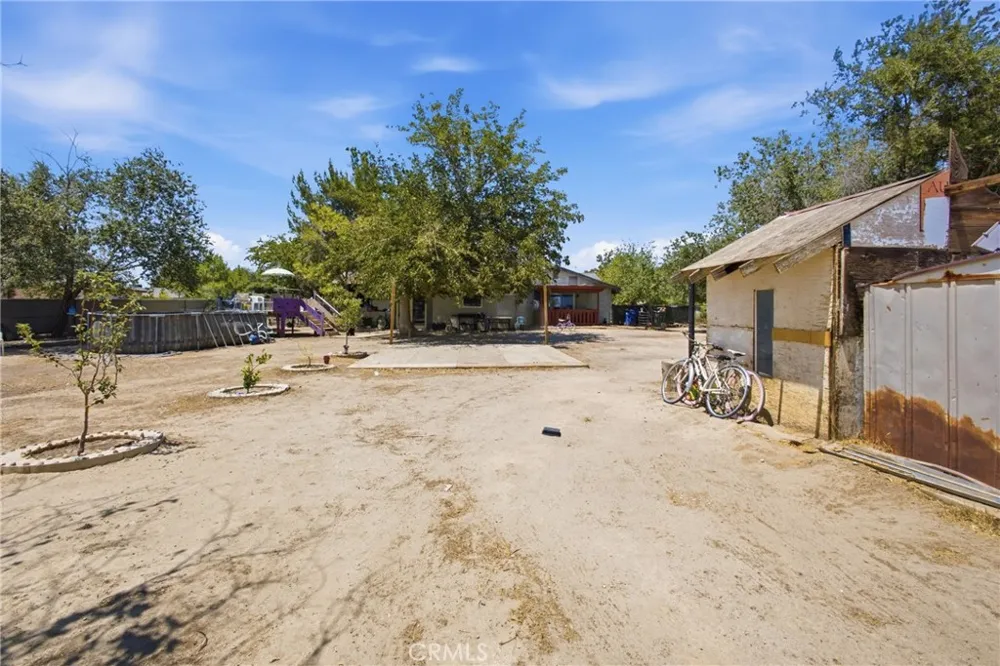 41434 E 156th E Lake Los Angeles, CA 93535