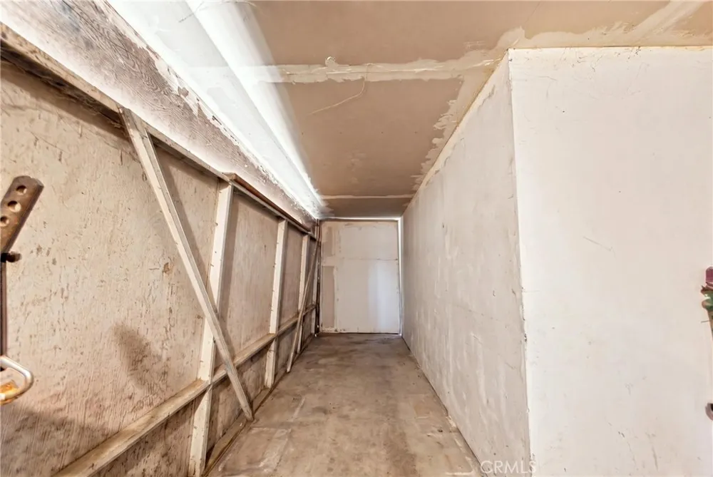 41434 E 156th E Lake Los Angeles, CA 93535