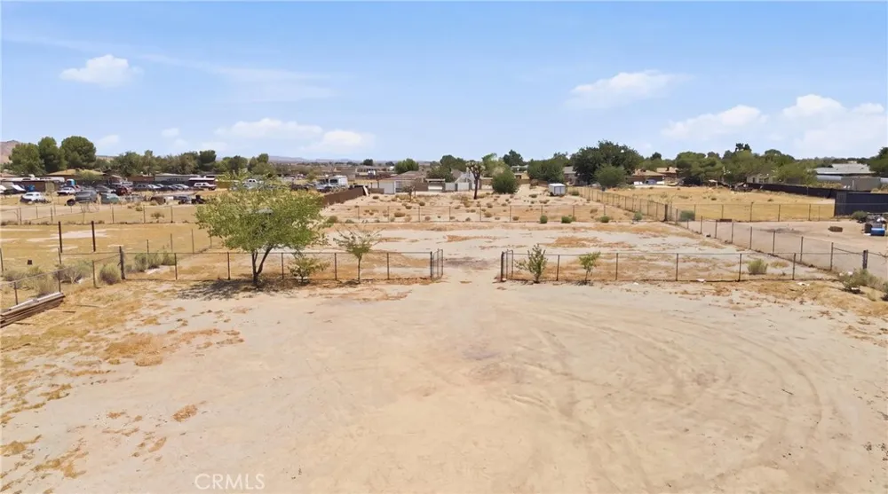41434 E 156th E Lake Los Angeles, CA 93535