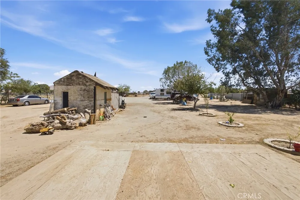 41434 E 156th E Lake Los Angeles, CA 93535