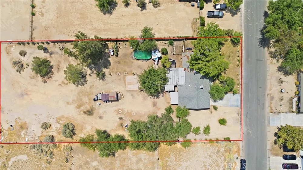 41434 E 156th E Lake Los Angeles, CA 93535