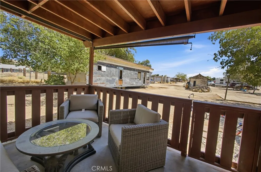 41434 E 156th E Lake Los Angeles, CA 93535