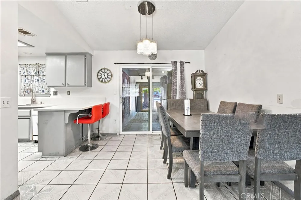 41434 E 156th E Lake Los Angeles, CA 93535