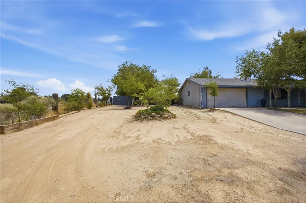 41434 E 156th E Lake Los Angeles, CA 93535